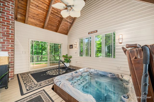 42W264 Hidden Springs Drive, St. Charles, IL 60175