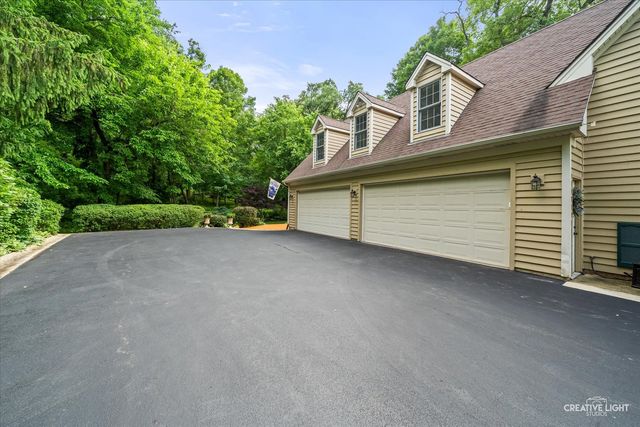 42W264 Hidden Springs Drive, St. Charles, IL 60175