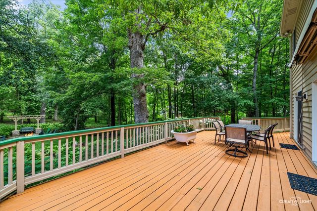 42W264 Hidden Springs Drive, St. Charles, IL 60175