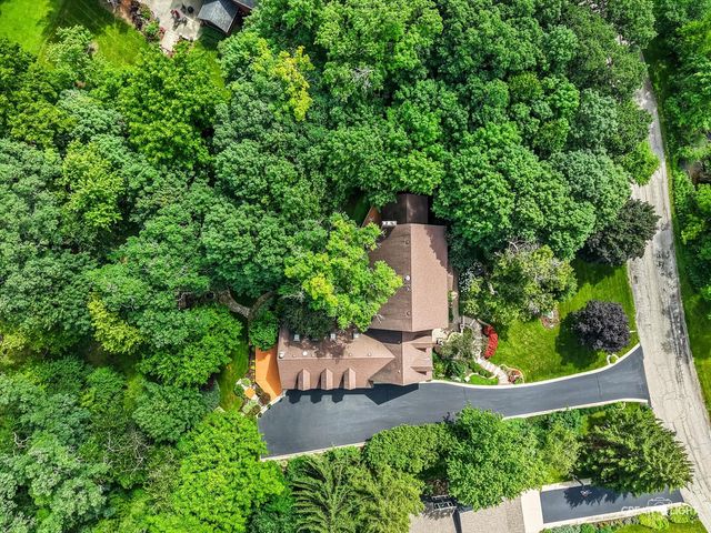 42W264 Hidden Springs Drive, St. Charles, IL 60175