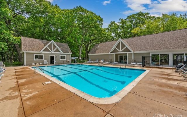 42W264 Hidden Springs Drive, St. Charles, IL 60175