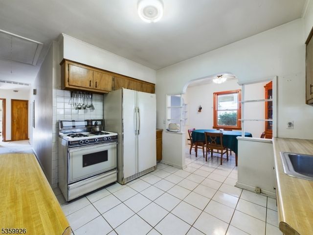 834 Amboy Ave, Edison Twp., NJ 08837
