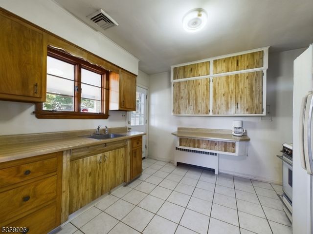 834 Amboy Ave, Edison Twp., NJ 08837