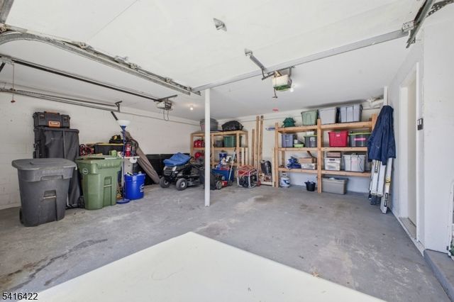 7 Summer Ln, Knowlton Twp., NJ 07832