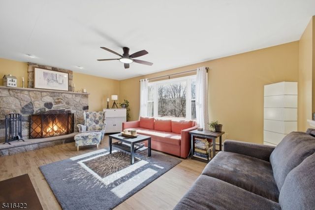 7 Summer Ln, Knowlton Twp., NJ 07832