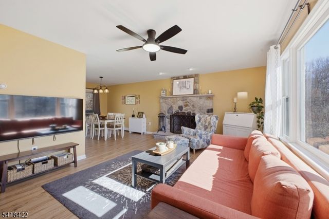 7 Summer Ln, Knowlton Twp., NJ 07832