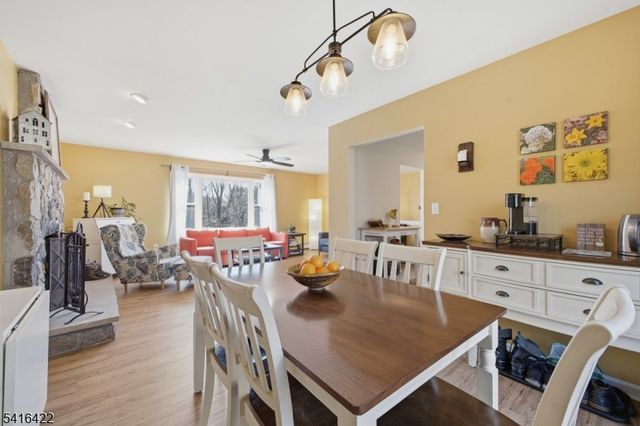 7 Summer Ln, Knowlton Twp., NJ 07832