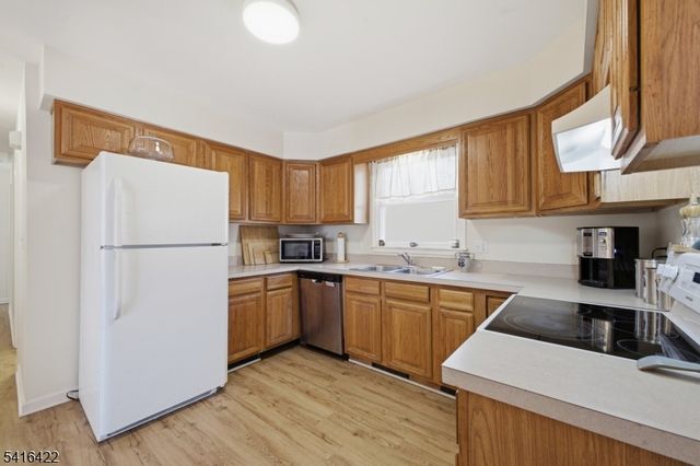 7 Summer Ln, Knowlton Twp., NJ 07832