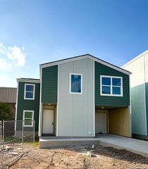 310 W Evergreen St #108, San Antonio, TX 78212