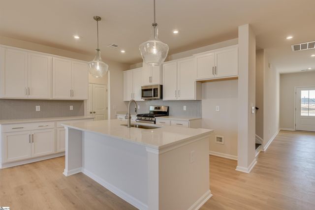 218 Bellflower Lane, Anderson, SC 29625