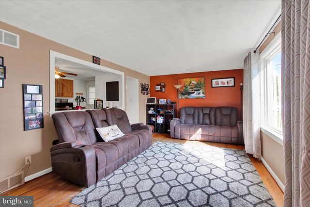 2786 CLEARBROOK BLVD, York, PA 17406