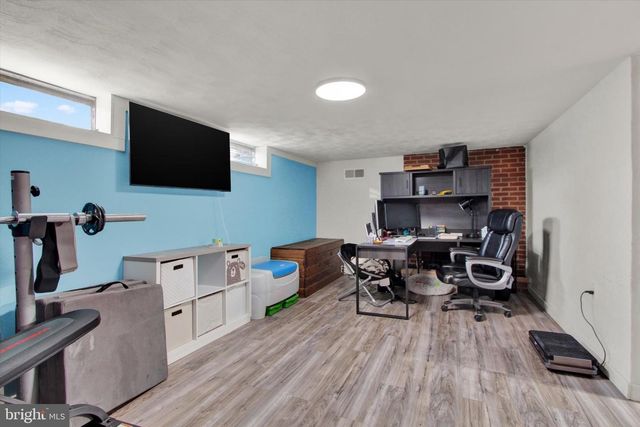 2786 CLEARBROOK BLVD, York, PA 17406