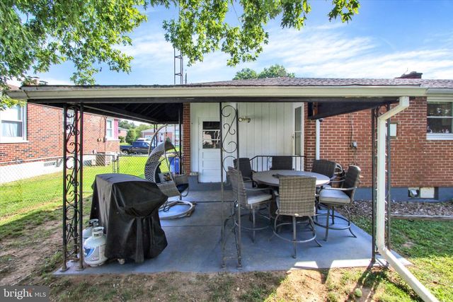 2786 CLEARBROOK BLVD, York, PA 17406