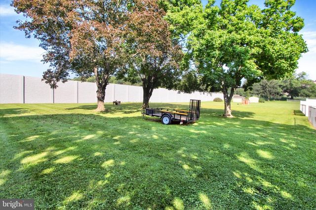 2786 CLEARBROOK BLVD, York, PA 17406