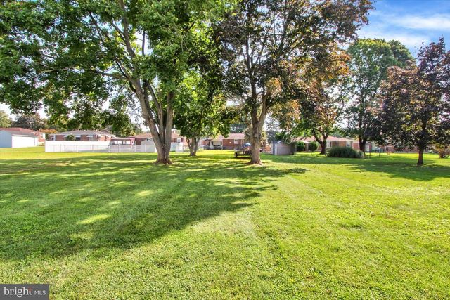 2786 CLEARBROOK BLVD, York, PA 17406