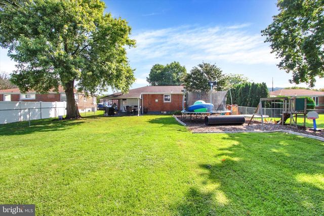 2786 CLEARBROOK BLVD, York, PA 17406