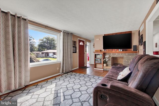 2786 CLEARBROOK BLVD, York, PA 17406