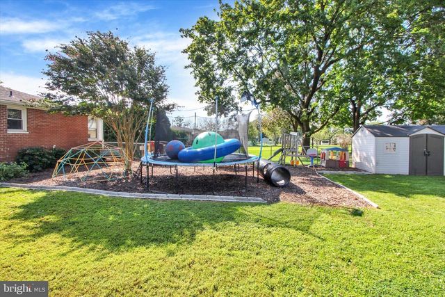2786 CLEARBROOK BLVD, York, PA 17406