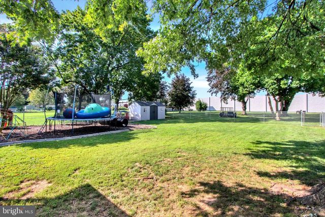 2786 CLEARBROOK BLVD, York, PA 17406