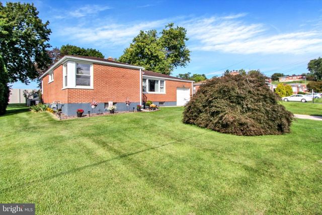 2786 CLEARBROOK BLVD, York, PA 17406
