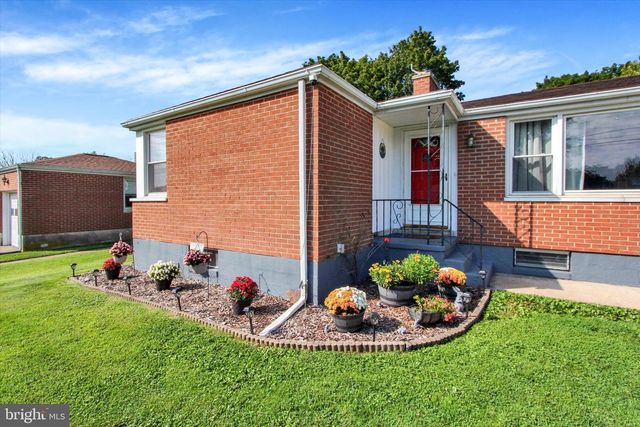 2786 CLEARBROOK BLVD, York, PA 17406
