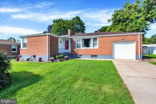 2786 CLEARBROOK BLVD, York, PA 17406