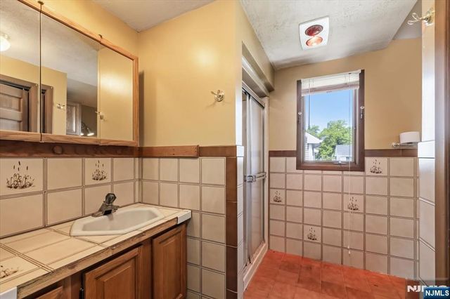 35 Lindley Avenue, Tenafly, NJ 07670