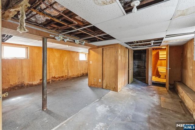 35 Lindley Avenue, Tenafly, NJ 07670
