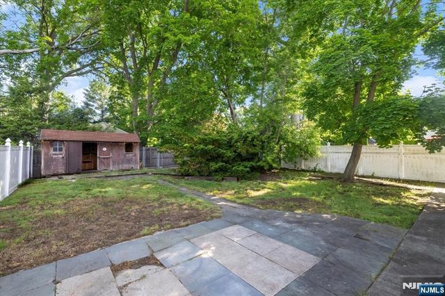 35 Lindley Avenue, Tenafly, NJ 07670