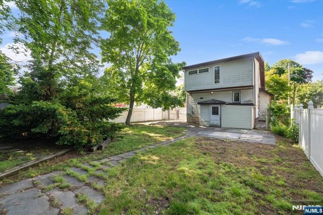 35 Lindley Avenue, Tenafly, NJ 07670