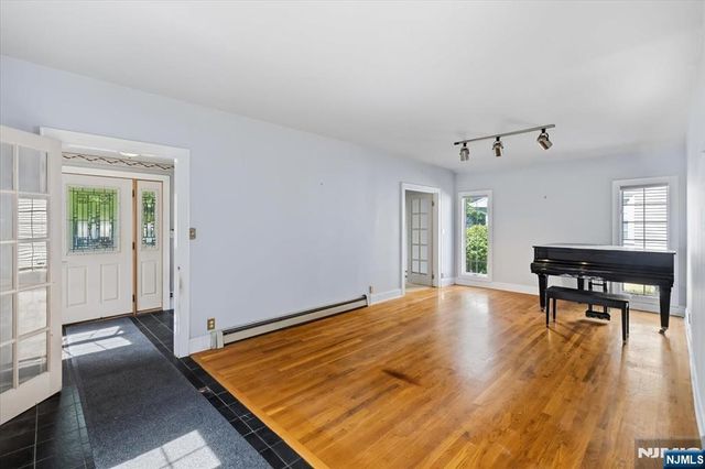 35 Lindley Avenue, Tenafly, NJ 07670