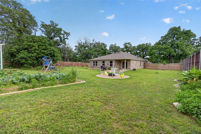 901 E 3rd Street, Springtown, TX 76082