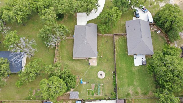 901 E 3rd Street, Springtown, TX 76082