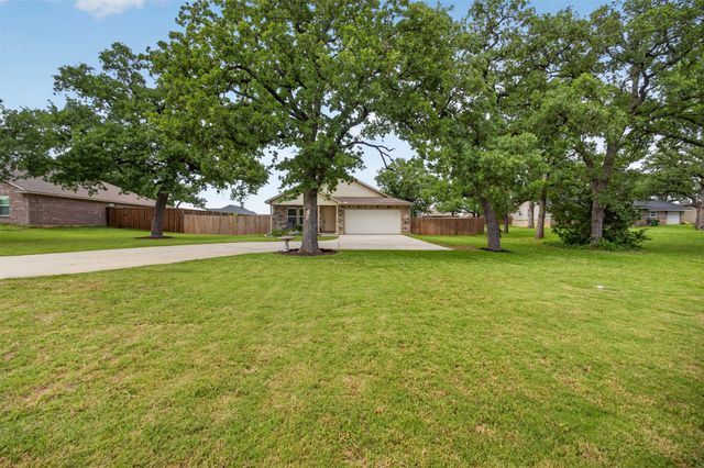 901 E 3rd Street, Springtown, TX 76082