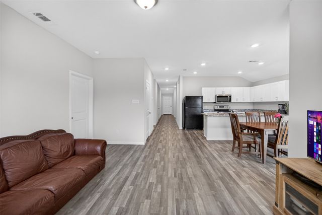 901 E 3rd Street, Springtown, TX 76082