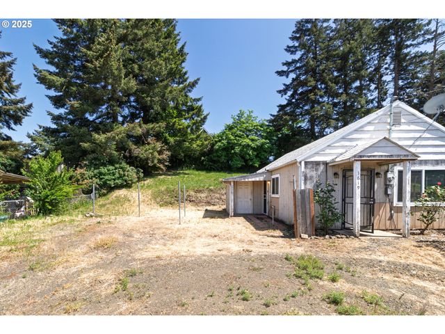 1619 Nw MULHOLLAND Dr, Roseburg, OR 97470