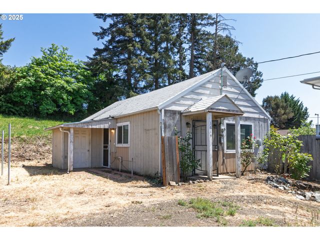 1619 Nw MULHOLLAND Dr, Roseburg, OR 97470