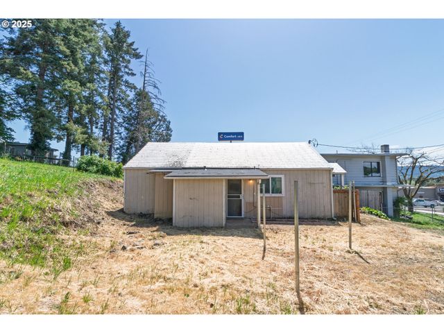 1619 Nw MULHOLLAND Dr, Roseburg, OR 97470