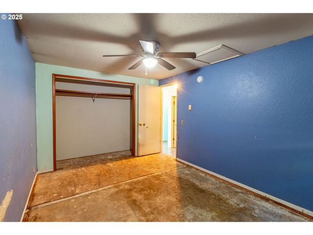 1619 Nw MULHOLLAND Dr, Roseburg, OR 97470