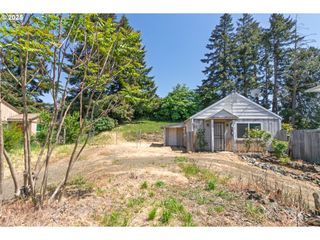 1619 Nw MULHOLLAND Dr, Roseburg, OR 97470