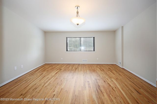 321 Spring Street 14, Red Bank, NJ 07701