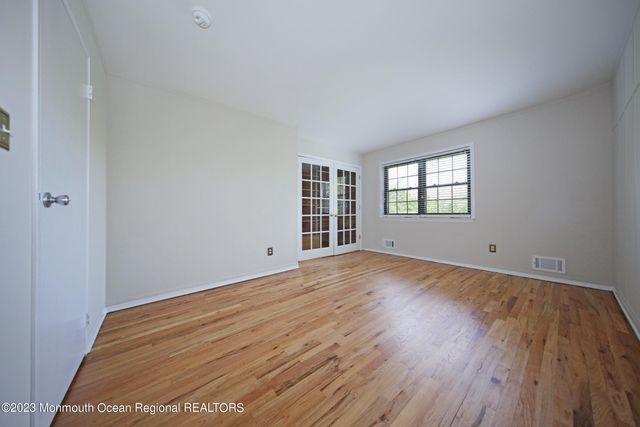 321 Spring Street 14, Red Bank, NJ 07701