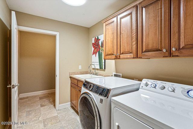 103 E Chelsea Court, Southern Pines, NC 28387