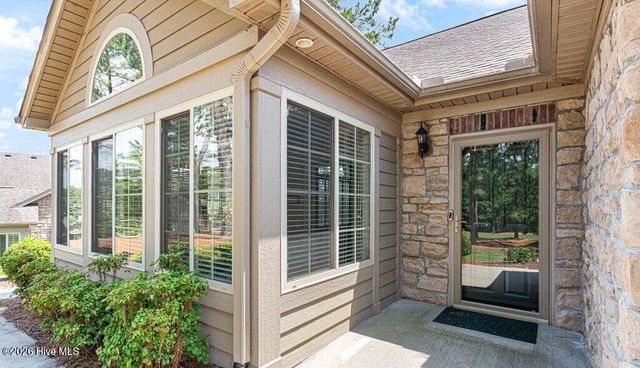 103 E Chelsea Court, Southern Pines, NC 28387