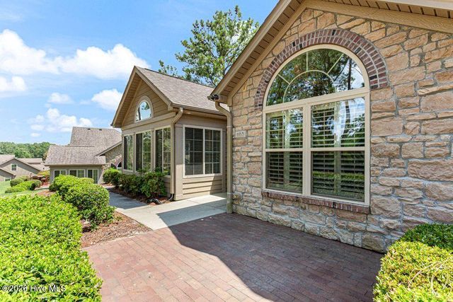 103 E Chelsea Court, Southern Pines, NC 28387