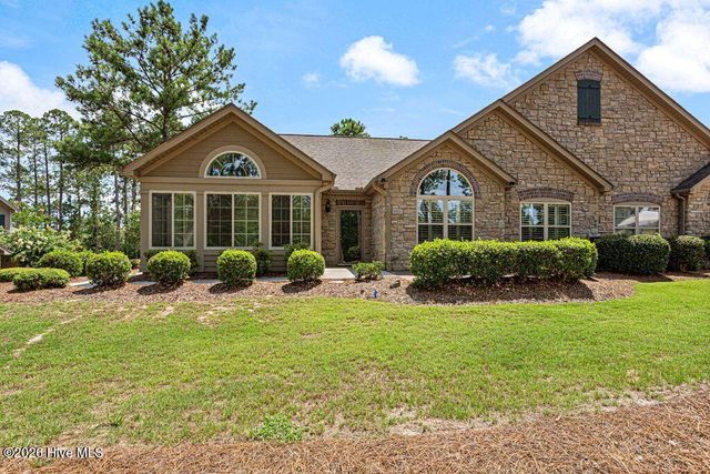 103 E Chelsea Court, Southern Pines, NC 28387