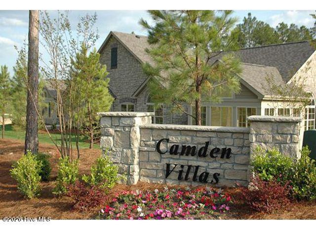 103 E Chelsea Court, Southern Pines, NC 28387