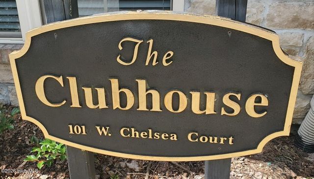103 E Chelsea Court, Southern Pines, NC 28387