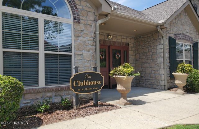 103 E Chelsea Court, Southern Pines, NC 28387