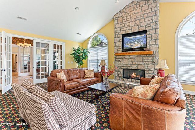 103 E Chelsea Court, Southern Pines, NC 28387